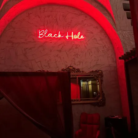 Black Hole * كاتانيا